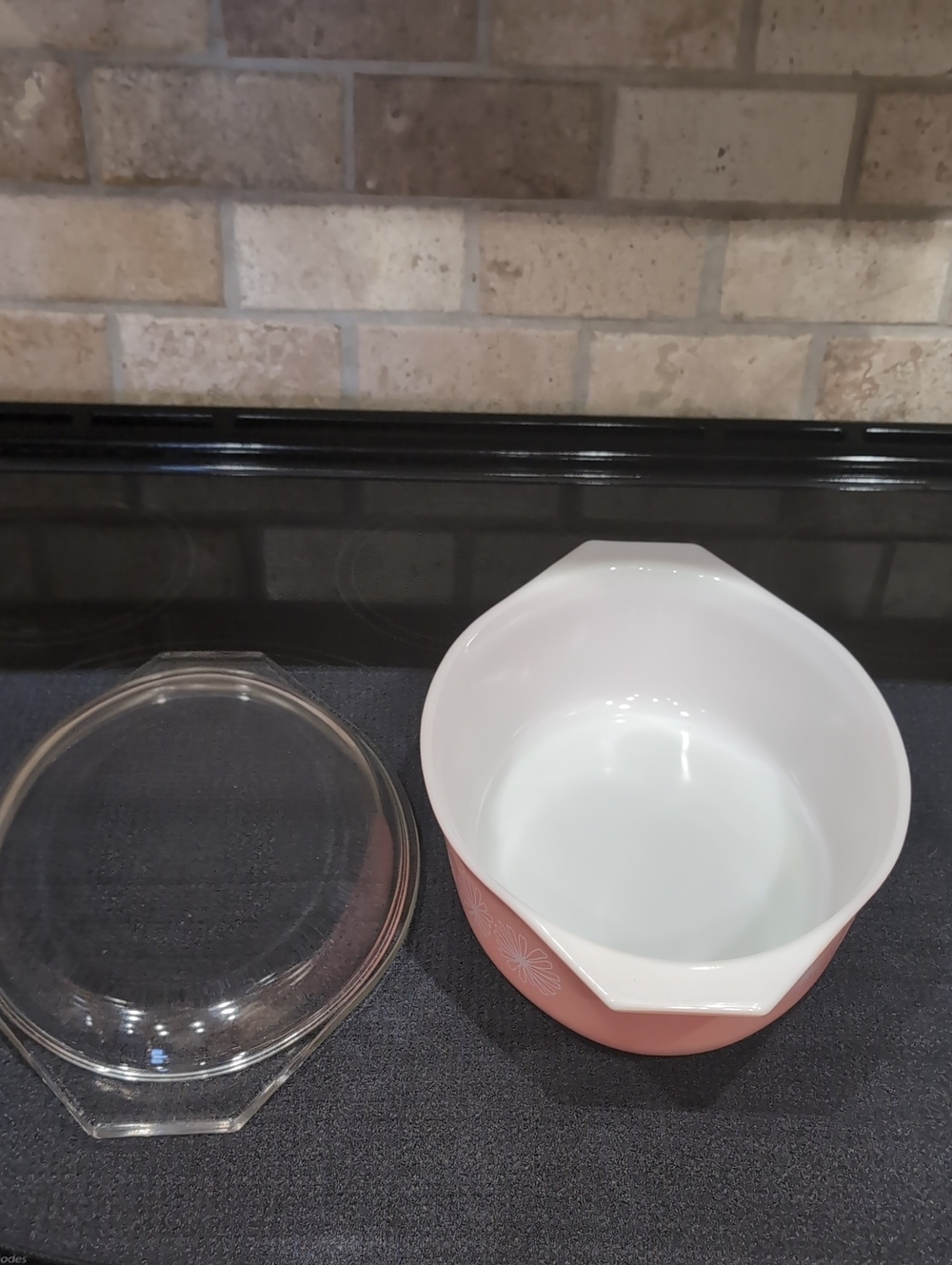 Vintage 50's Pyrex 2.5 Quart 045 Pink Daisy Oval Casserole Baking Dish - Picture 2 of 12